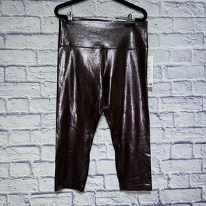 Lululemon Align High-Rise Crop 21"
Radiate Foil Print French Press NWT